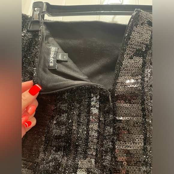 Black and silver sequin mini skirt - Picture 2 of 4